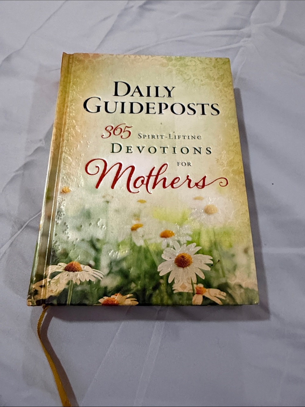 : 365 Devotions for Mothers - Cream & Green